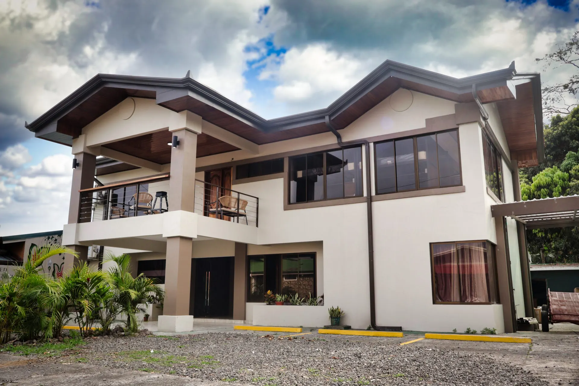 Guanacaste Dorm — Volcano View (8 Beds)